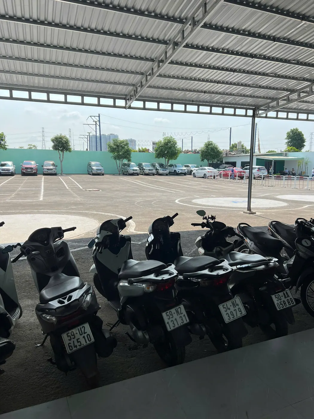 Sân tập xe máy tại trường Lâm Gia